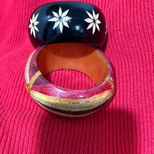 Elegant Black and Red Floral Bracelet Set